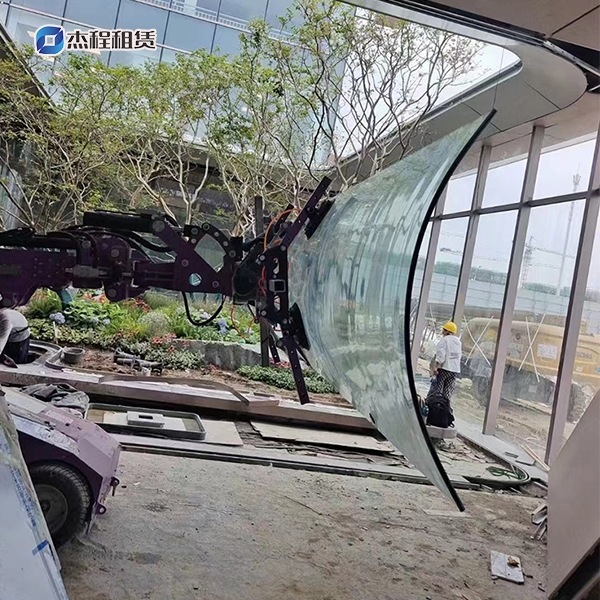 800公斤玻璃吸盘车出租用于弧形曲面玻璃安装