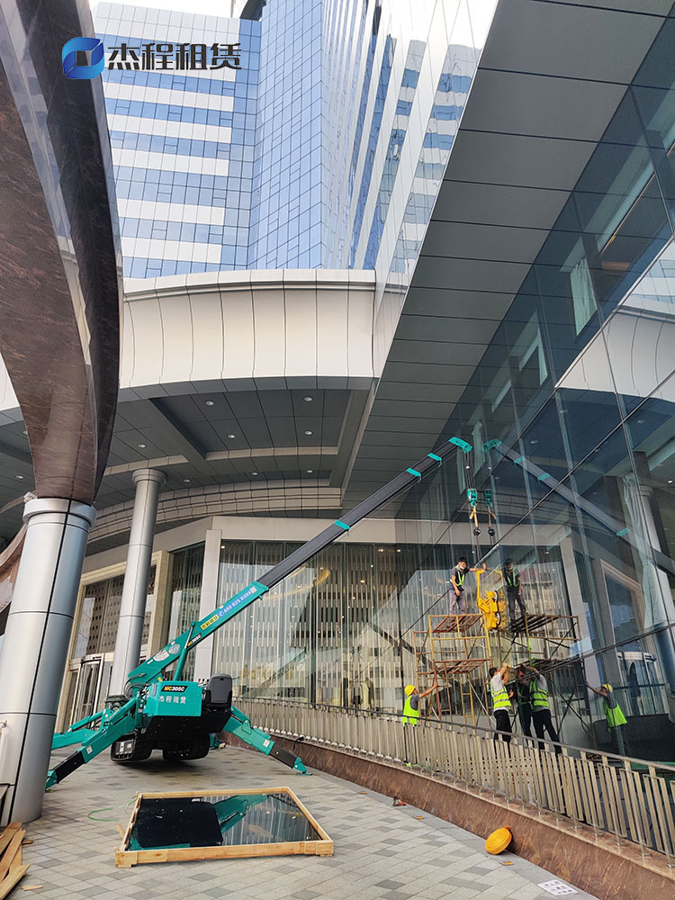 蜘蛛吊出租+电动吸盘吊装大玻璃