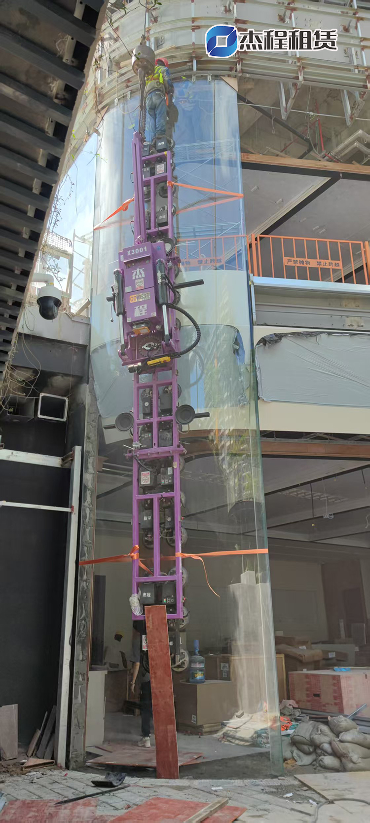 弧形玻璃吸盘车出租应用案例 弧形玻璃吸盘车出租应用案例