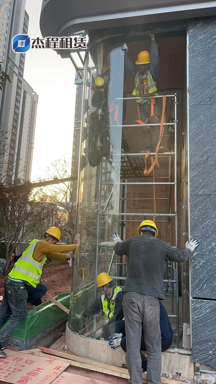 弧形玻璃吸盘车出租应用案例 弧形玻璃吸盘车出租应用案例