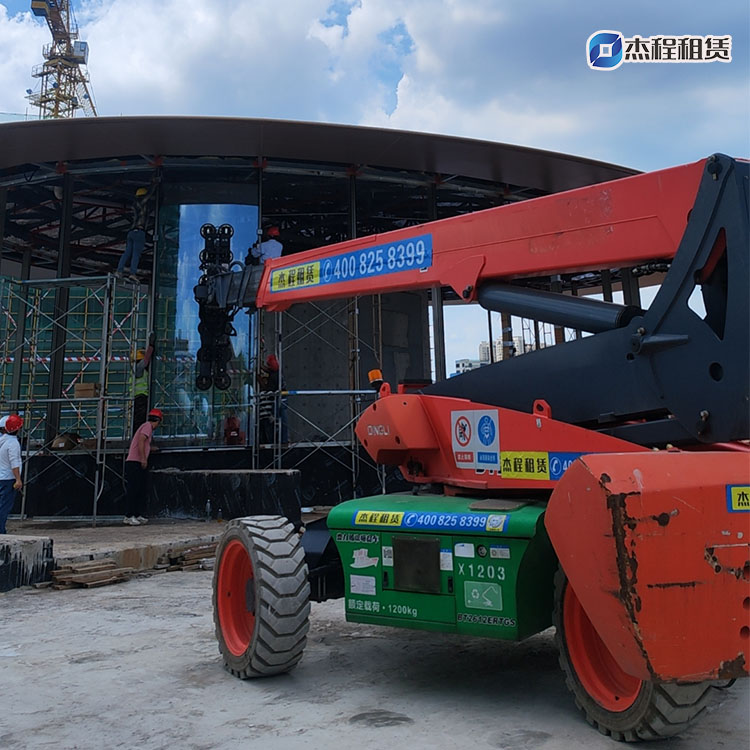 弧形玻璃吸盘车出租应用案例 弧形玻璃吸盘车出租应用案例