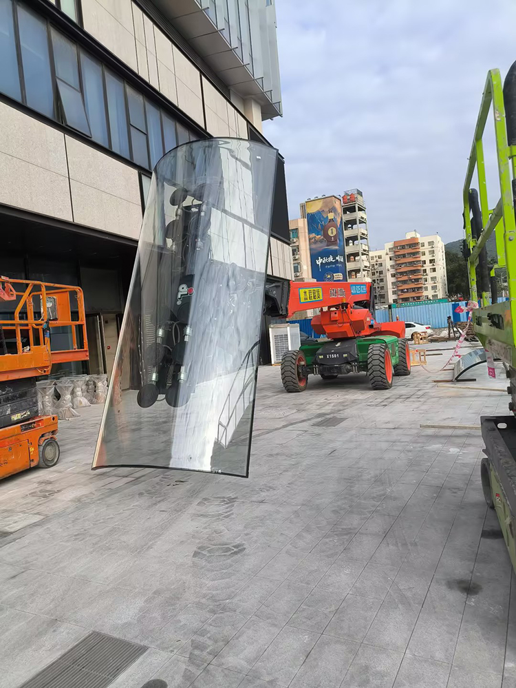 玻璃吸盘车安装内弧大玻璃