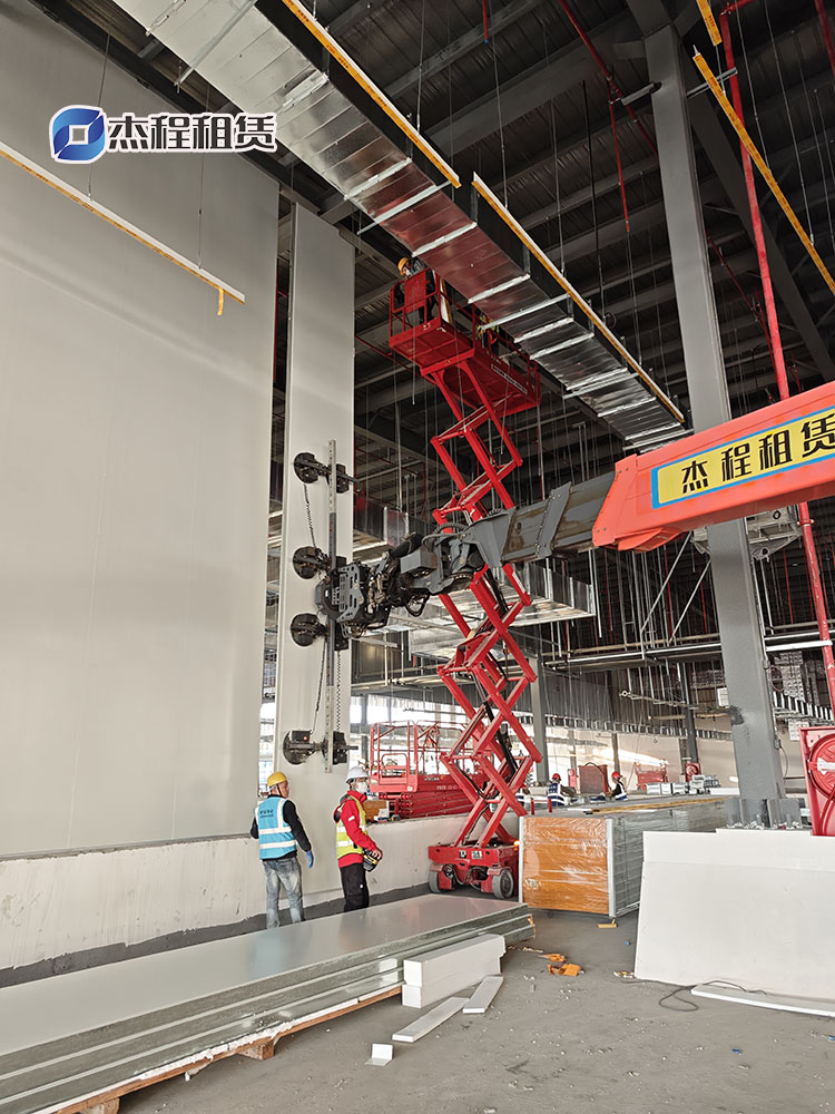 杰程1.2吨玻璃吸盘车安装岩棉玻镁板